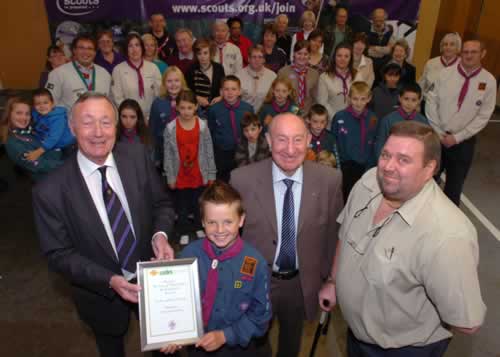 (l to r) PGM, RWBro Barrie Hall, Joe Moulles, Councillor Alan Hills and WBro Mike Sheppard (photo courtesy of Daventry Express newspaper)