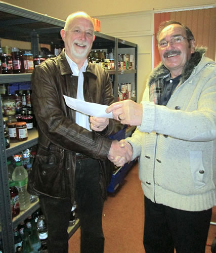 (l to r) Coritani Lodge’s IPM, WBro Paul McGregor, with Vineyard Centre Manager, Barry Preece