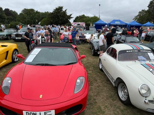 25 08 06 Ferarri and Porsche